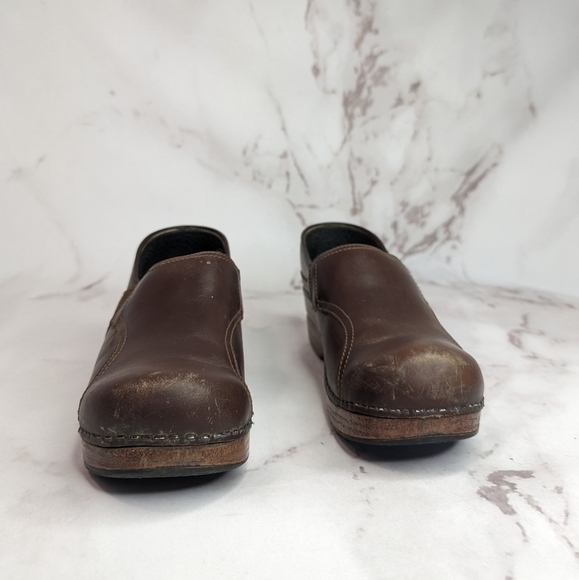 Dansko Clog Shoe Brown Wood Women Leather Low Top Slip On Casual - Picture 2 of 10